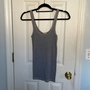 gray tank top